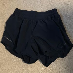 Lululemon 4” Low Rise Hotty Hot shorts